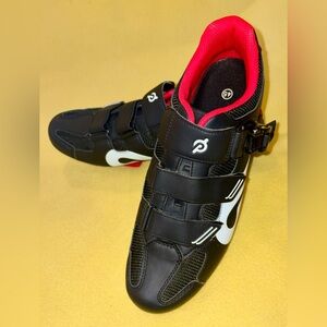 Peloton Cycling Shoes - Size 45 US 11  with Cleats Great Condition